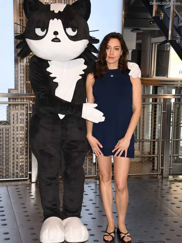 Aubrey Plaza photo 5 of 421