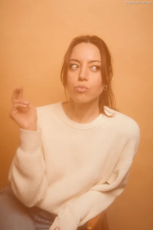 Aubrey Plaza photo 9 of 421