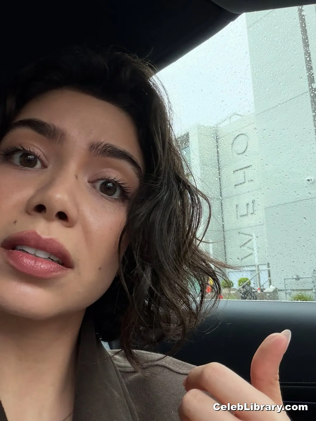 Auli'i Cravalho photo 20 of 422