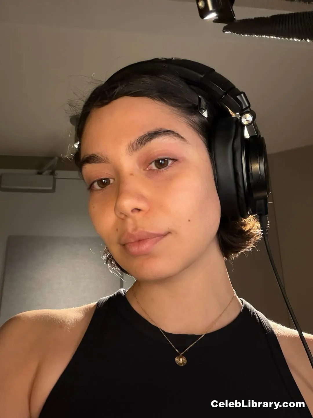 Auli'i Cravalho photo 23 of 422
