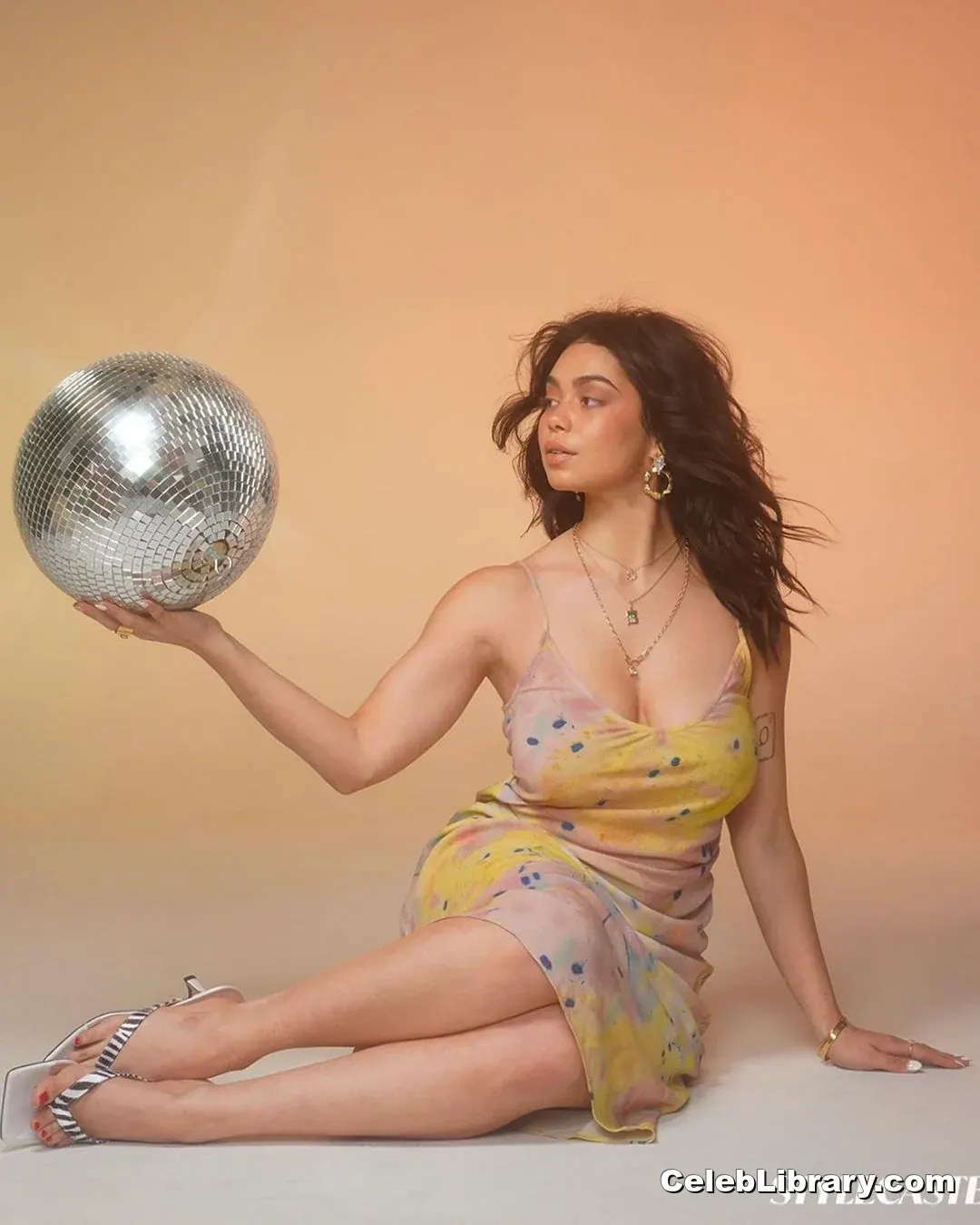 Auli'i Cravalho photo 8 of 422