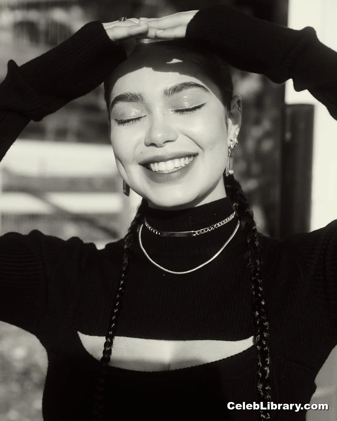 Auli'i Cravalho photo 6 of 422