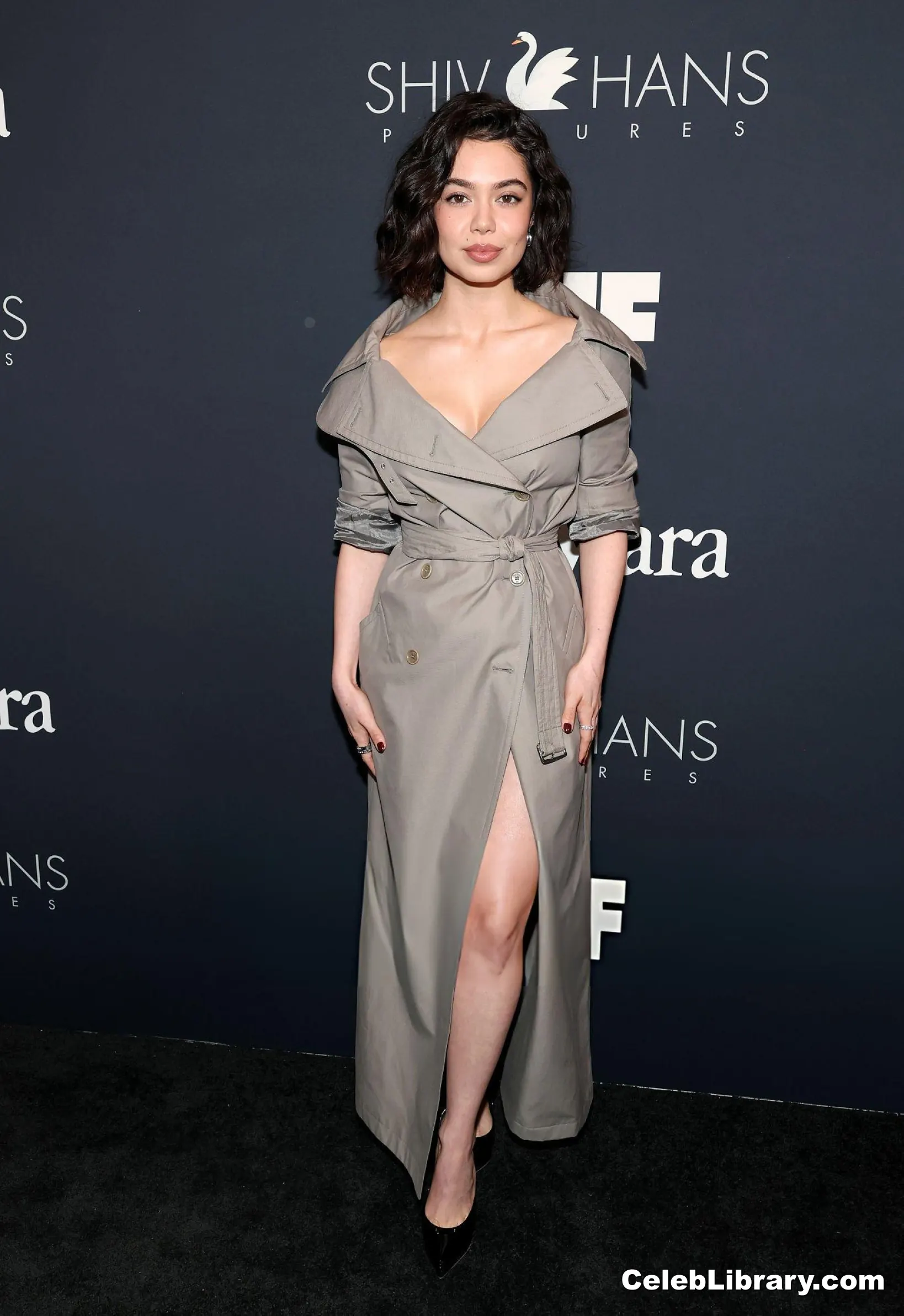 Auli'i Cravalho photo 12 of 422