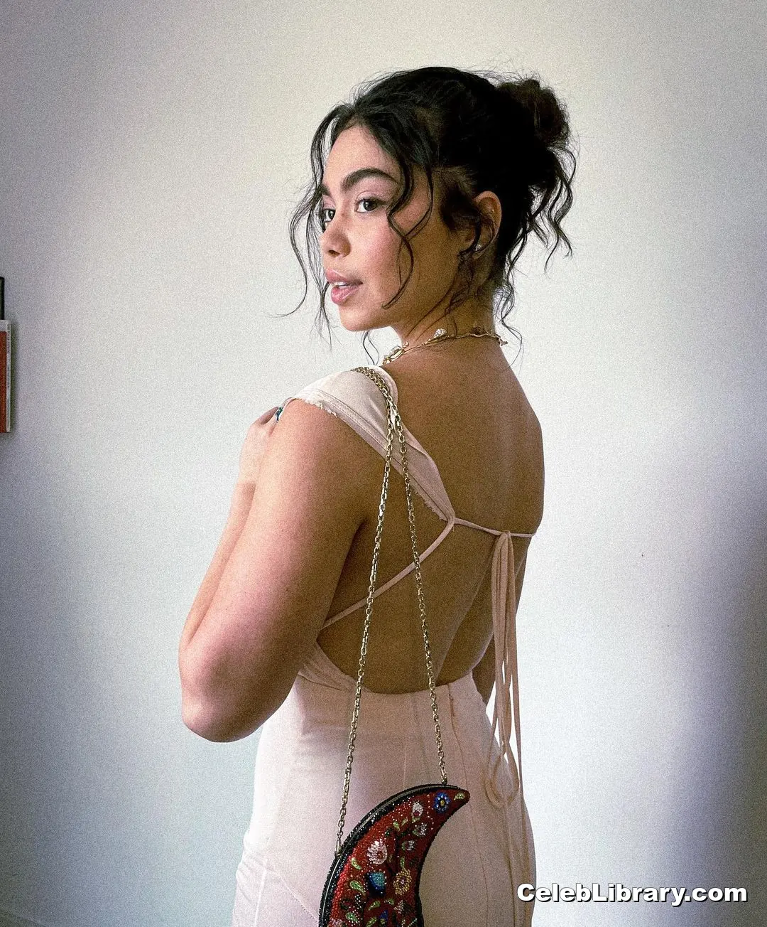 Auli'i Cravalho photo 20 of 422