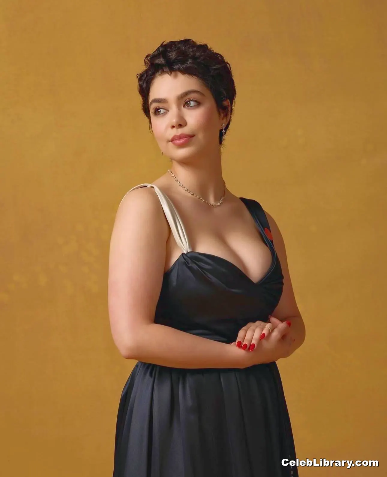 Auli'i Cravalho photo 1 of 422