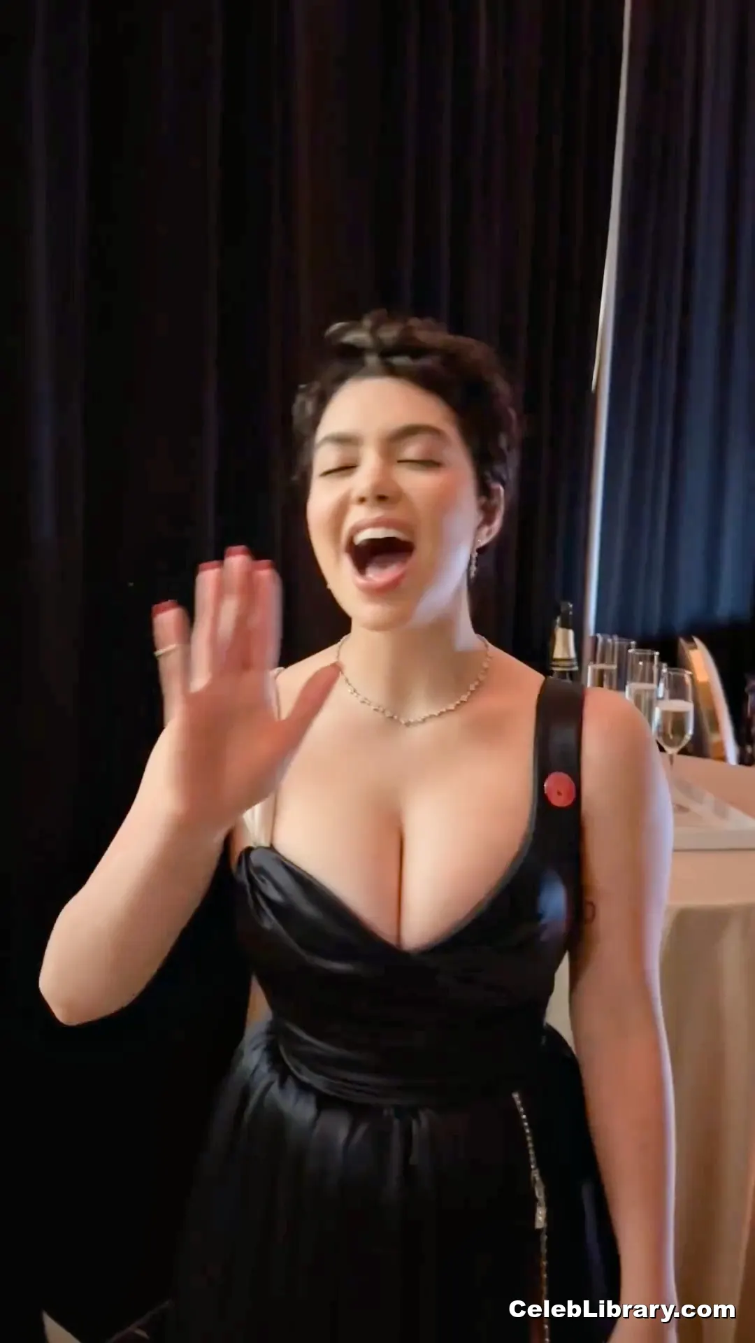 Auli'i Cravalho photo 12 of 422