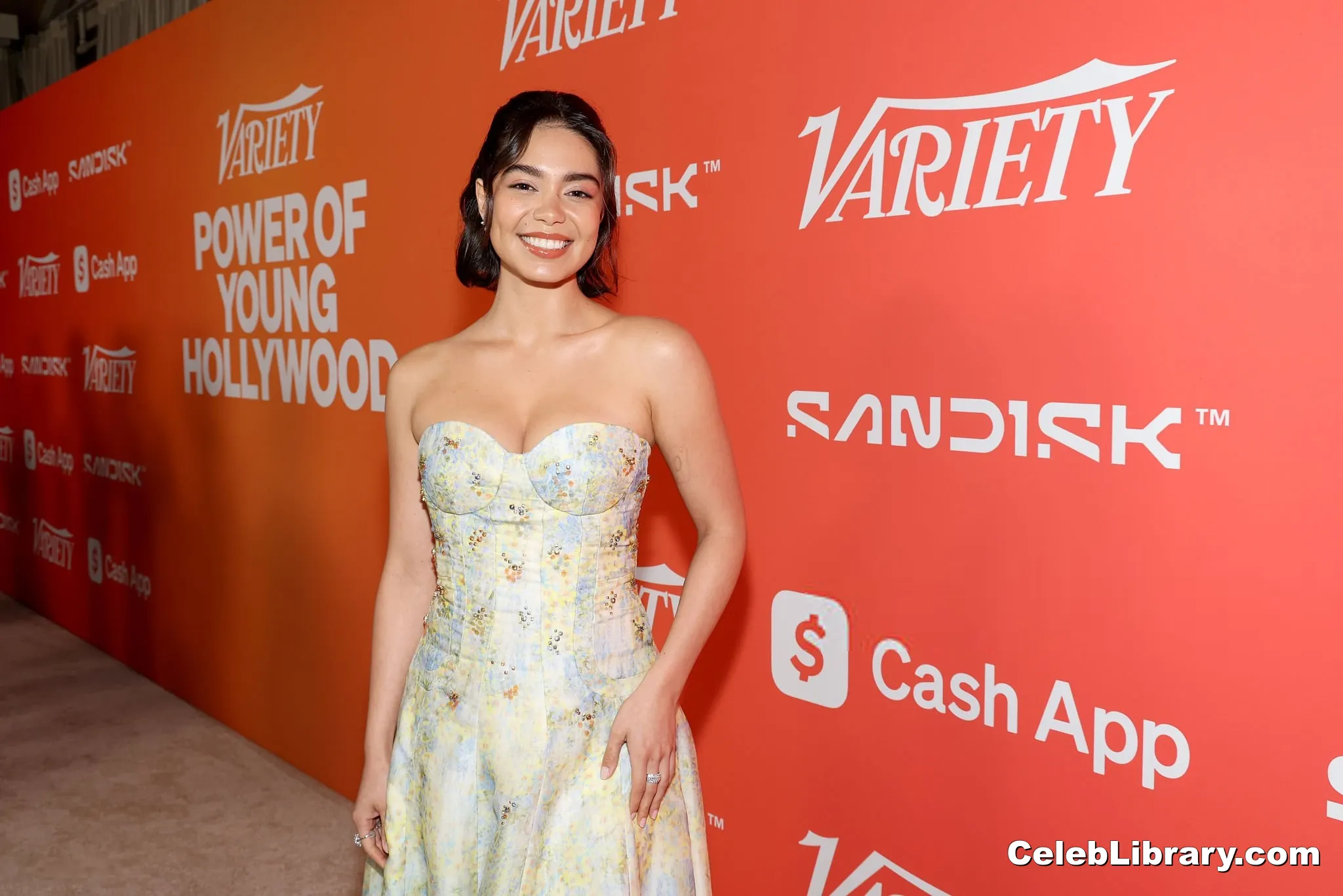 Auli'i Cravalho photo 16 of 422