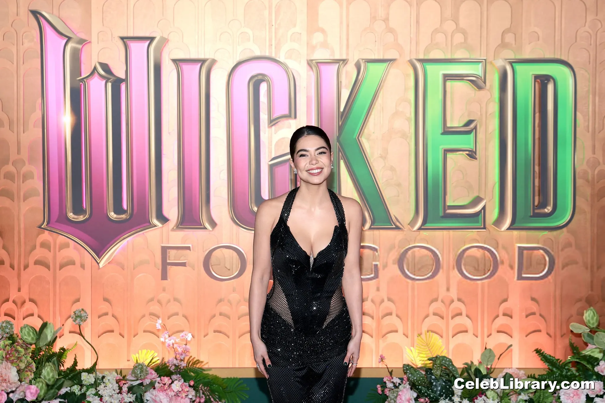 Auli'i Cravalho photo 1 of 422
