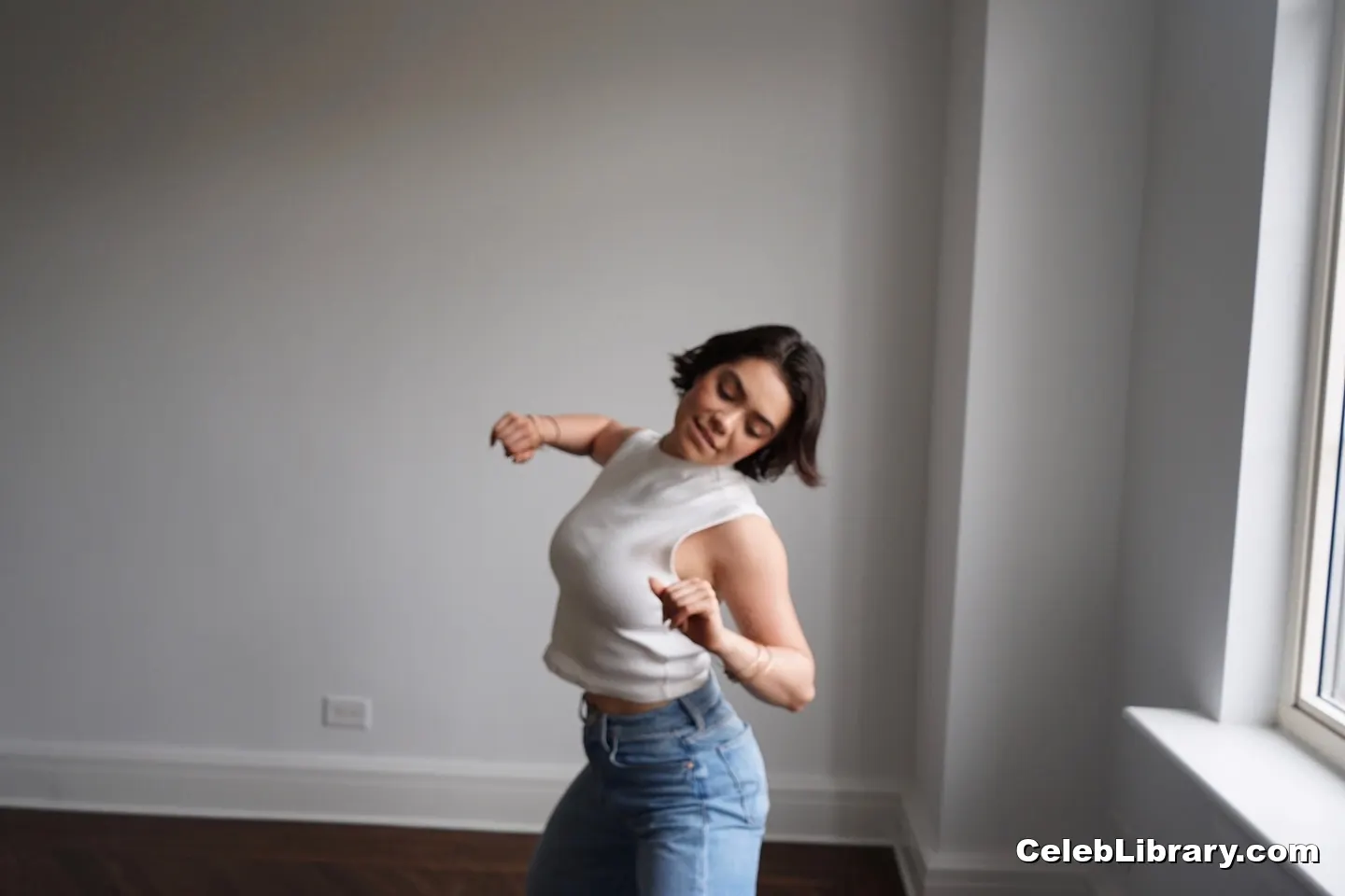 Auli'i Cravalho photo 8 of 422