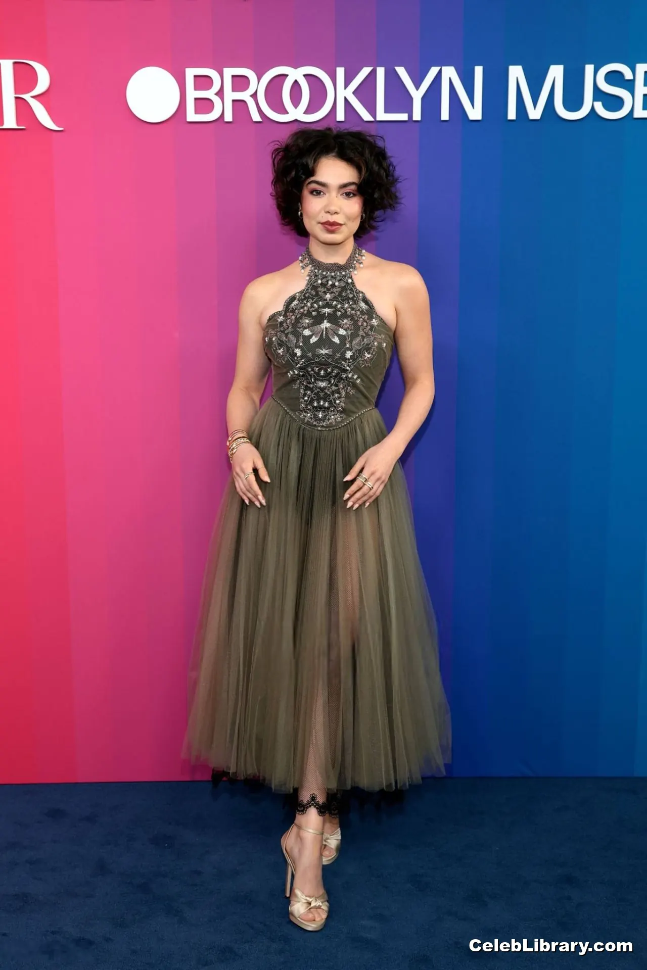 Auli'i Cravalho photo 19 of 422