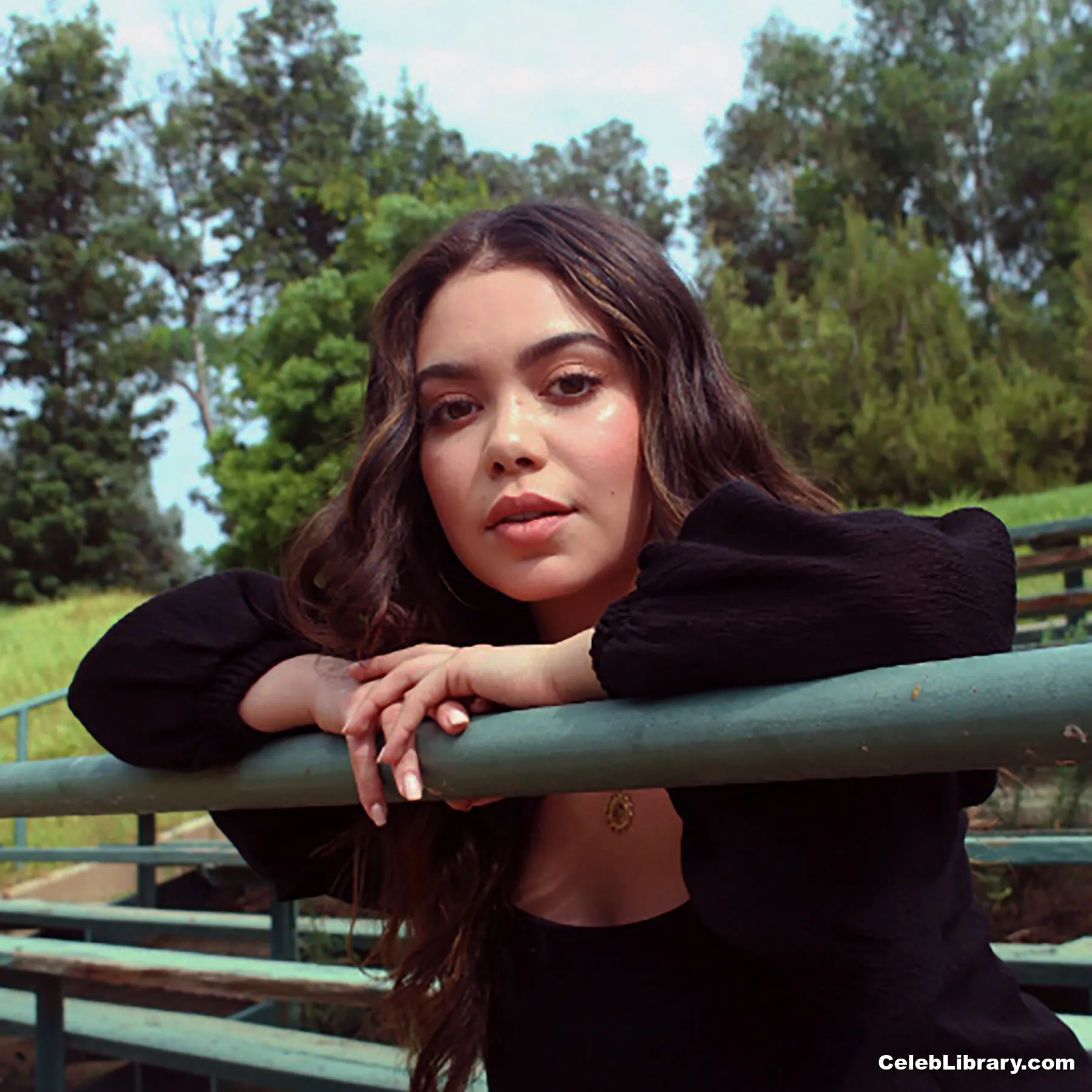 Auli'i Cravalho photo 23 of 422