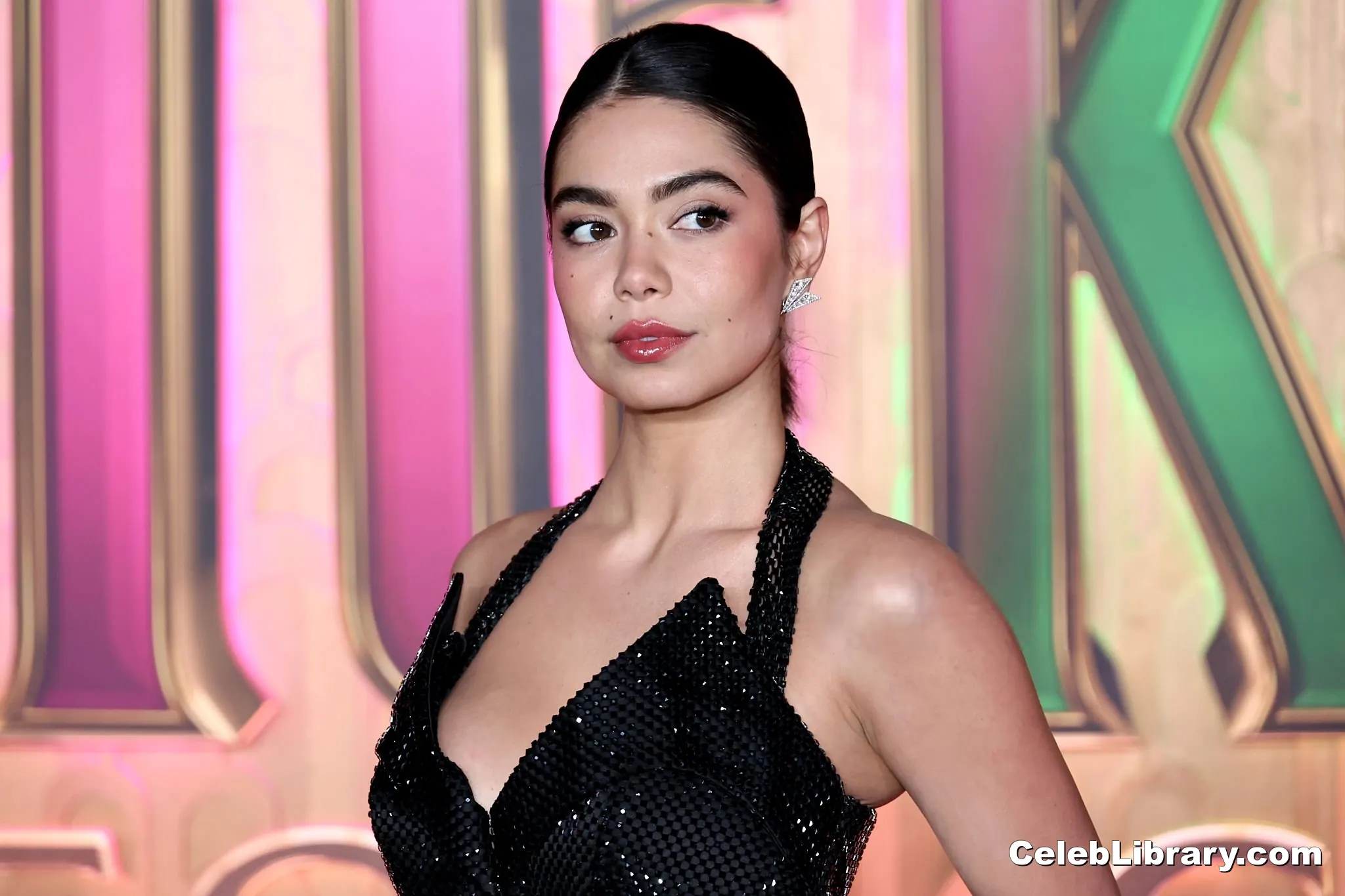 Auli'i Cravalho photo 4 of 422