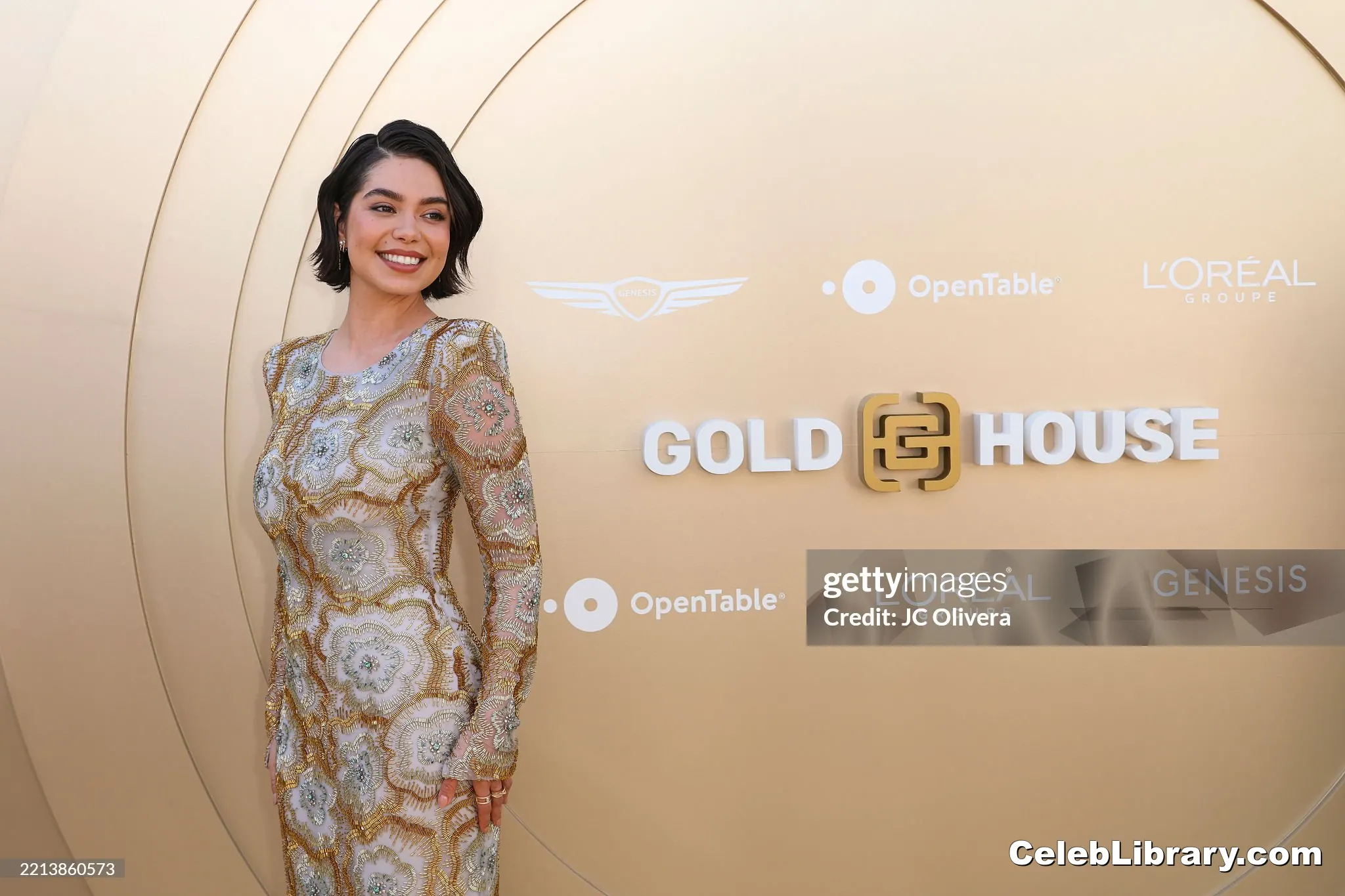Auli'i Cravalho photo 24 of 422