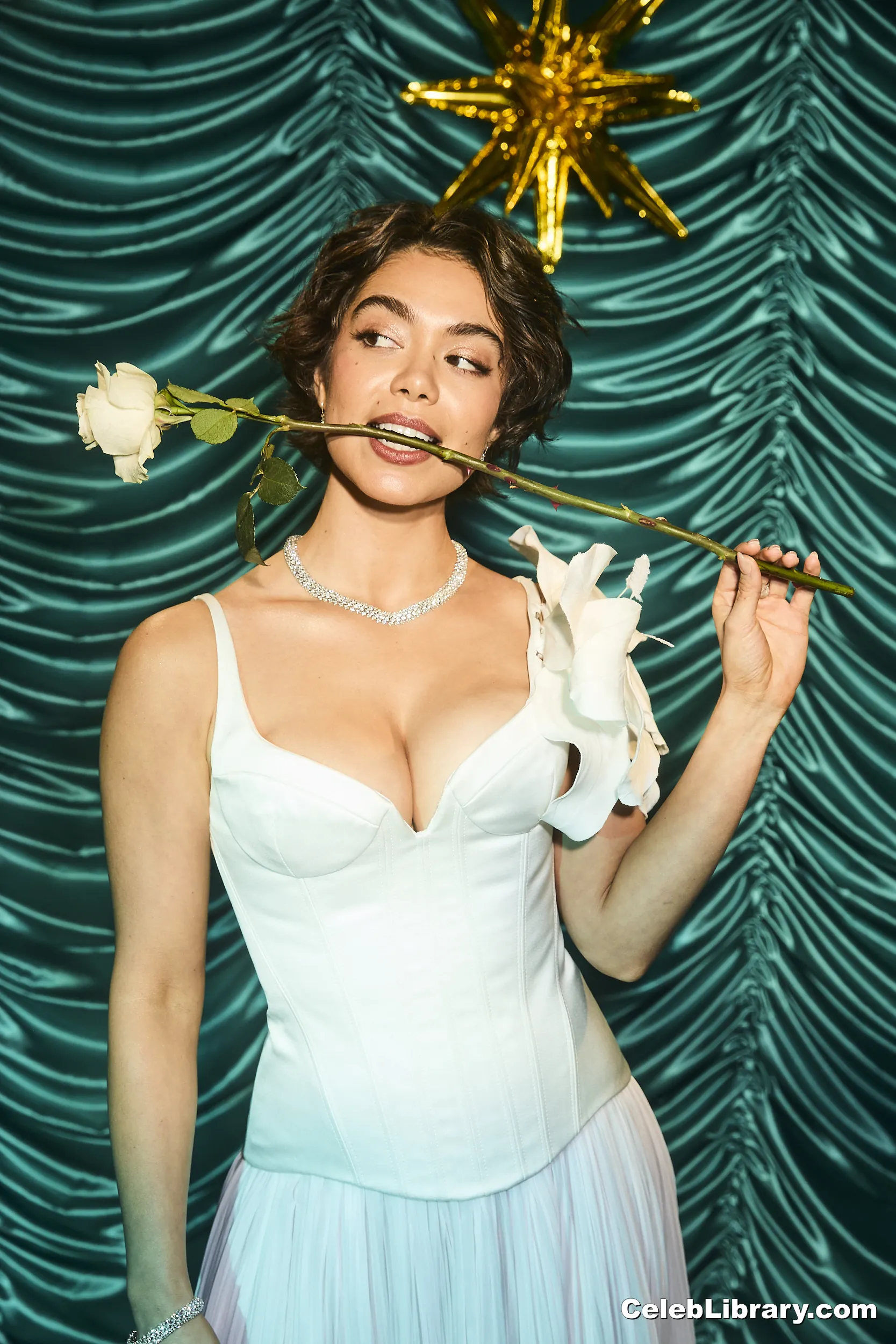 Auli'i Cravalho photo 14 of 422