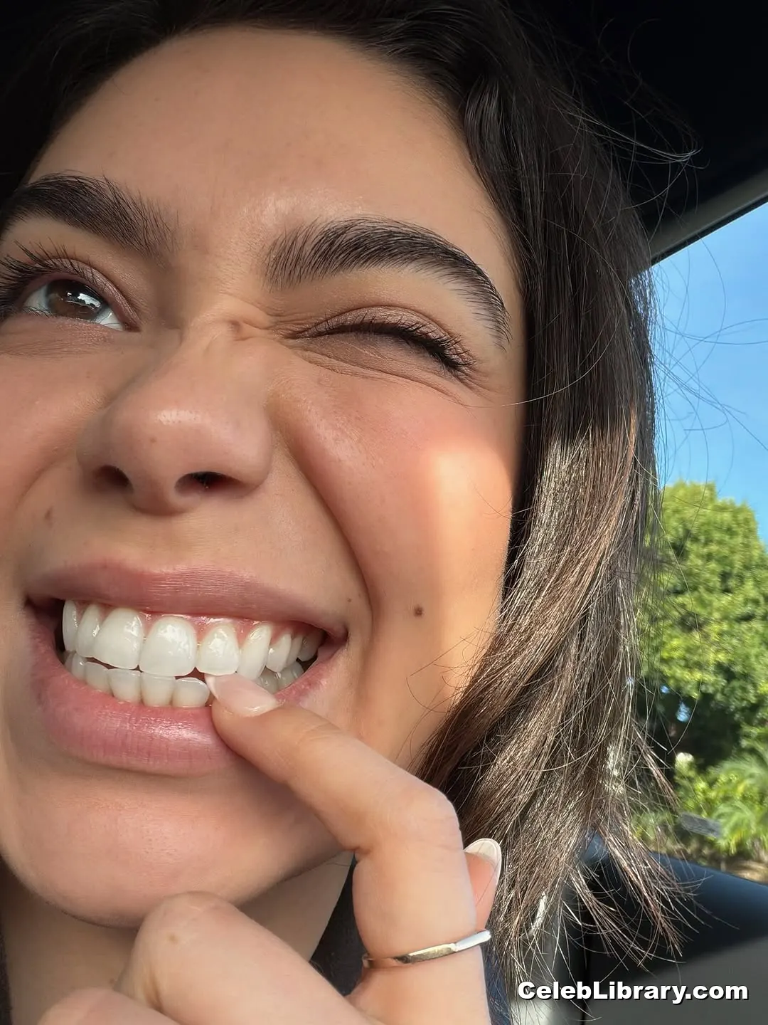 Auli'i Cravalho photo 7 of 422