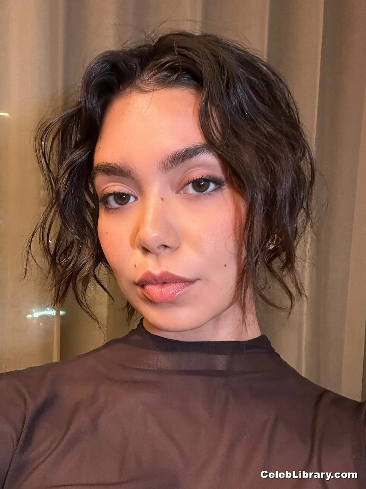 Auli'i Cravalho photo 3 of 422