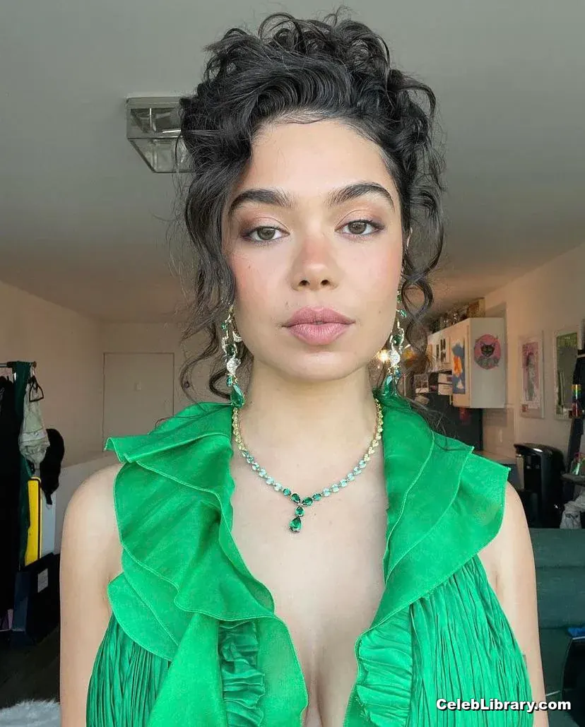 Auli'i Cravalho photo 22 of 422