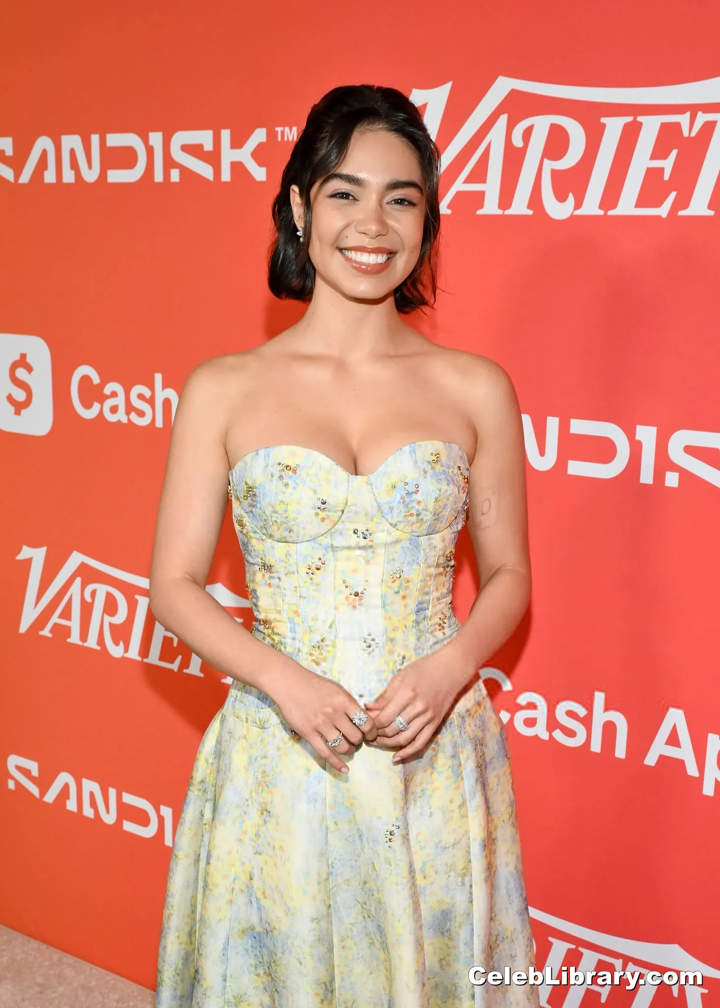 Auli'i Cravalho photo 18 of 422