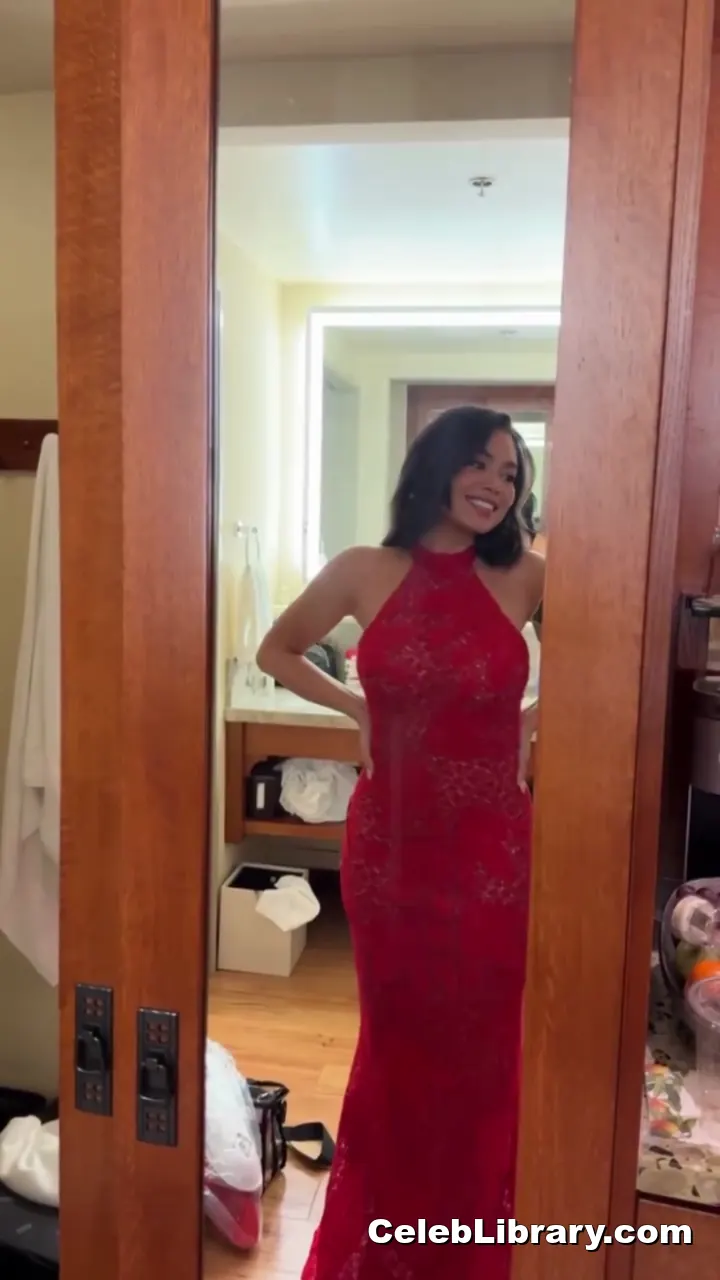 Auli'i Cravalho photo 9 of 422