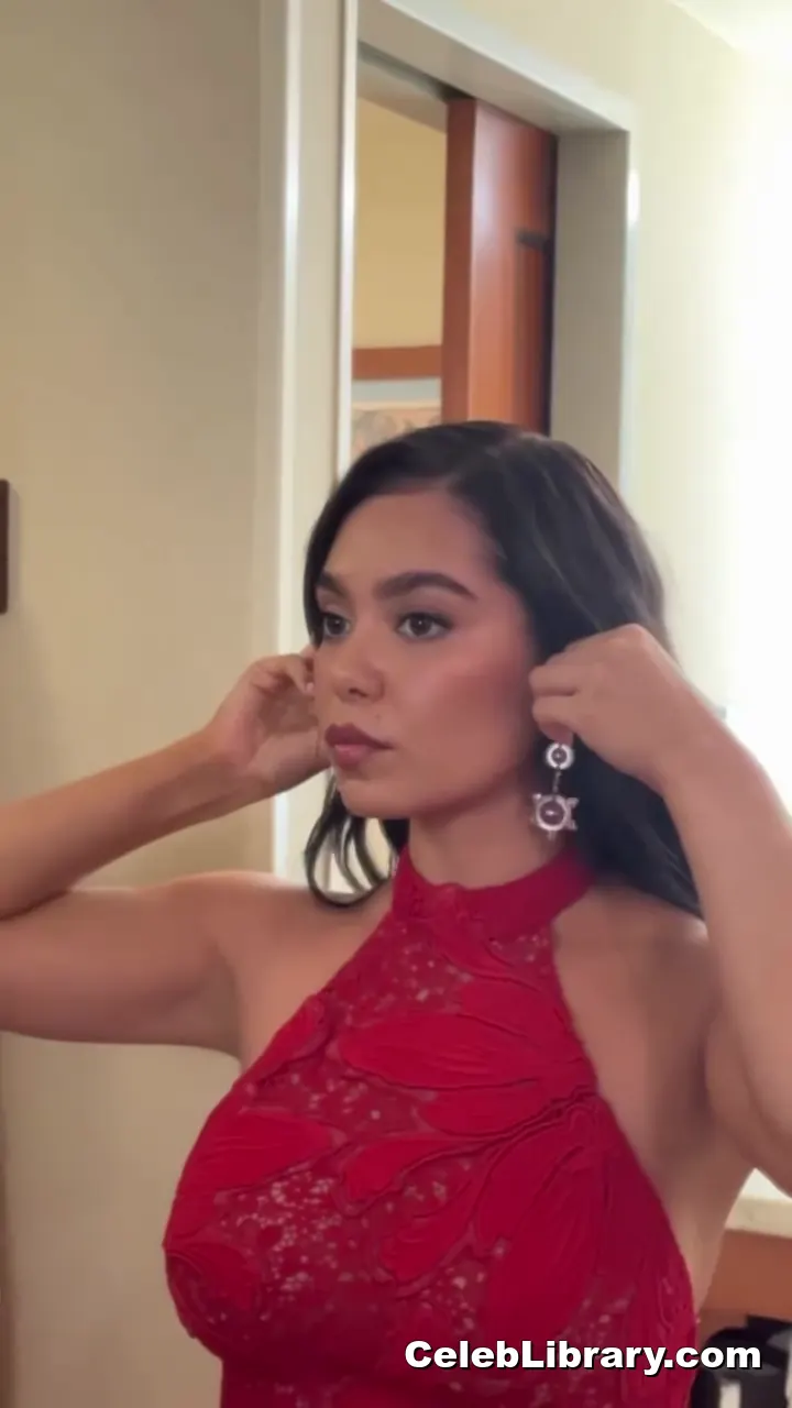Auli'i Cravalho photo 10 of 422