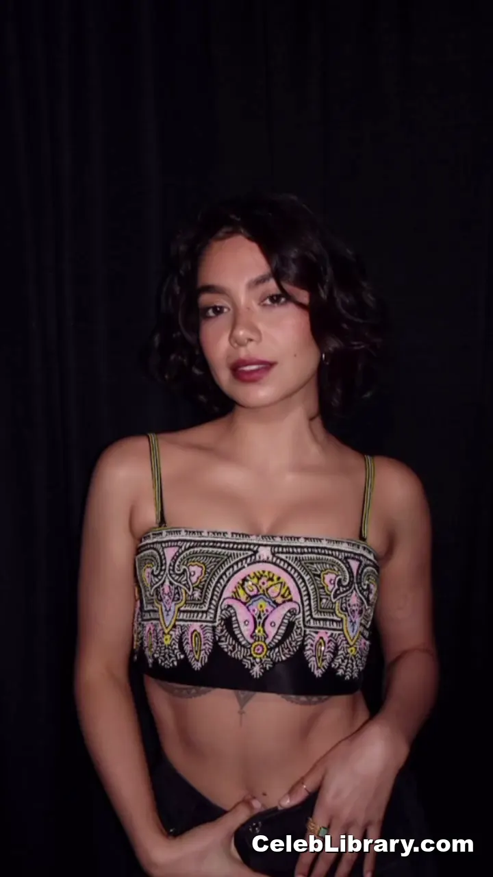 Auli'i Cravalho photo 13 of 422