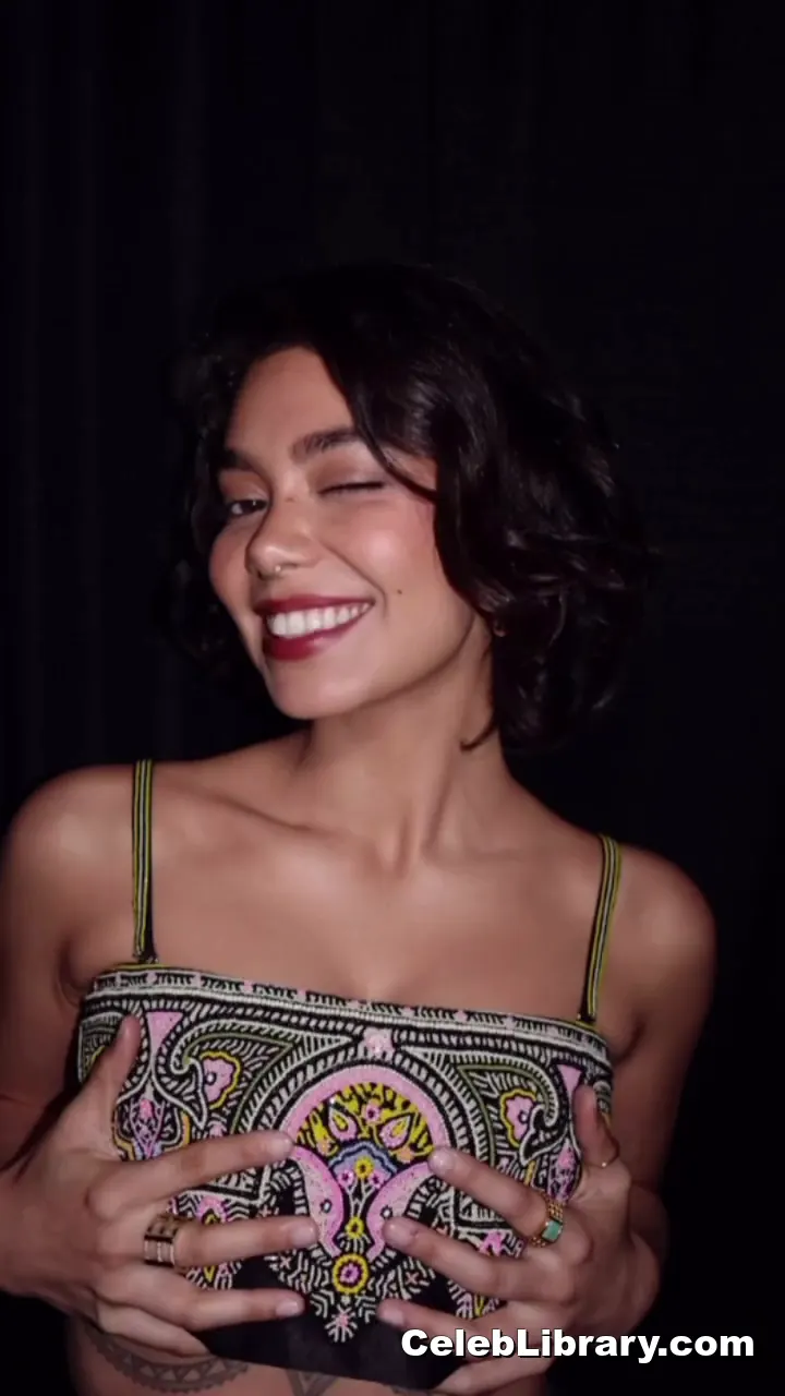 Auli'i Cravalho photo 19 of 422