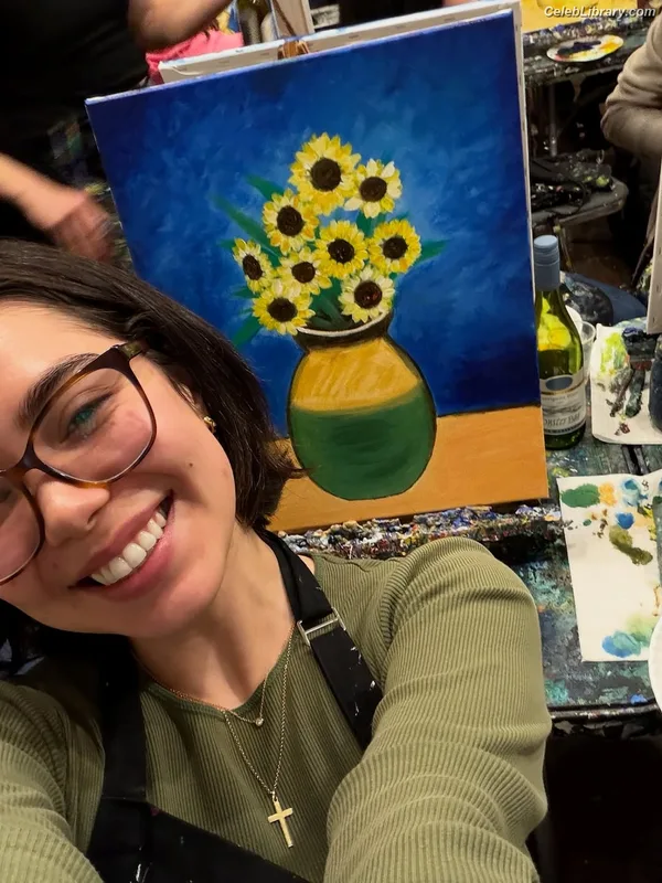 Auli'i Cravalho photo 18 of 423