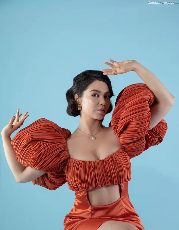 Auli'i Cravalho photo 12 of 423