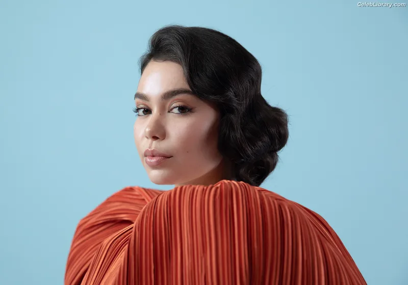 Auli'i Cravalho photo 14 of 423