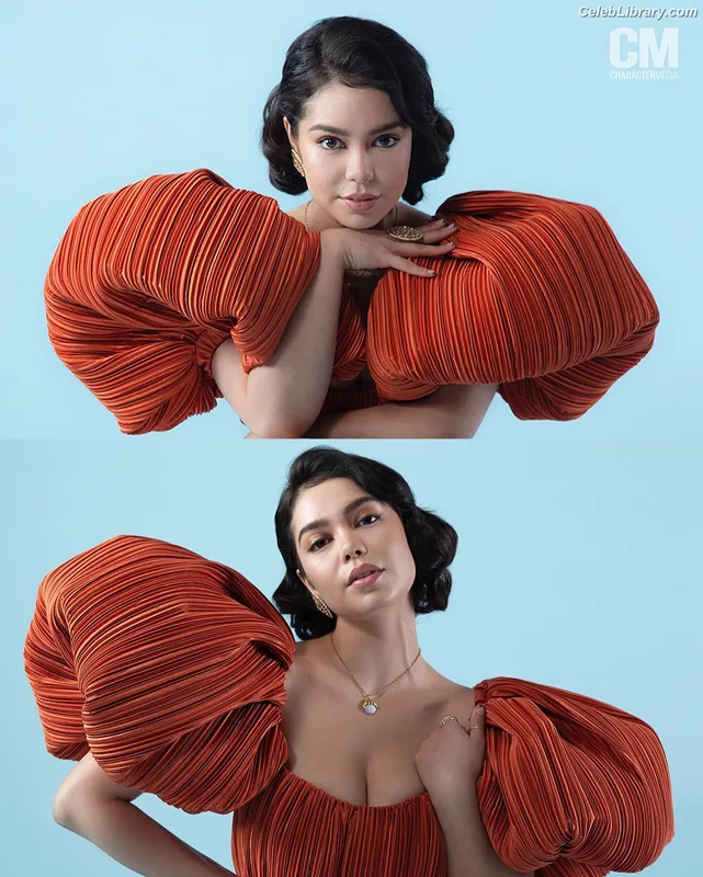 Auli'i Cravalho photo 16 of 423