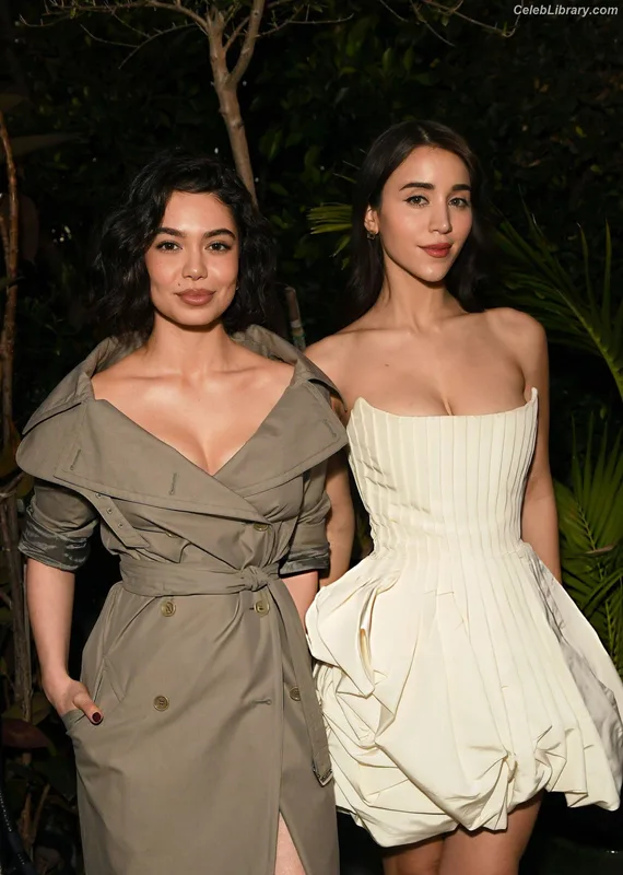 Auli'i Cravalho photo 20 of 423