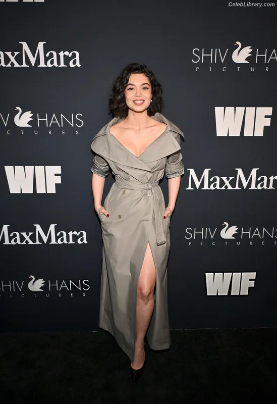 Auli'i Cravalho photo 2 of 423