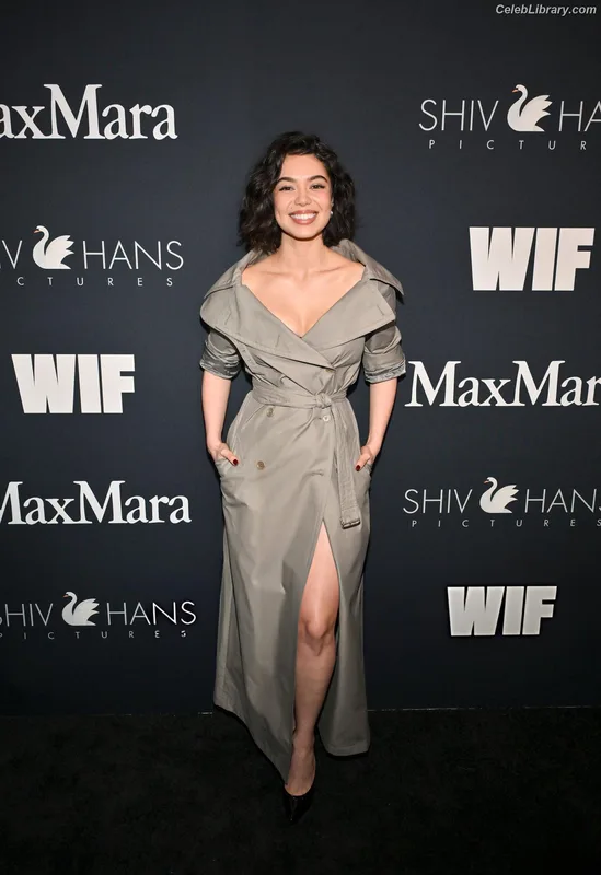 Auli'i Cravalho photo 13 of 423
