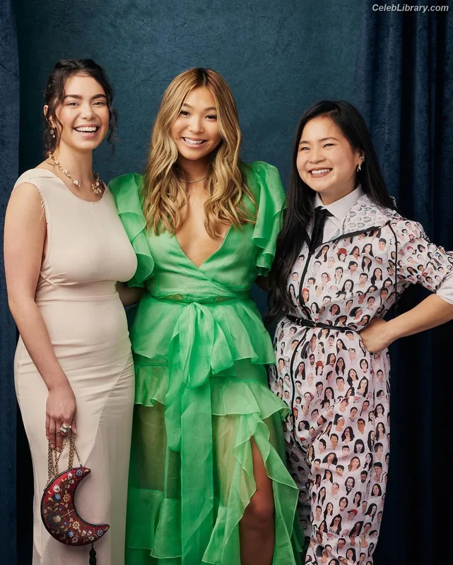 Auli'i Cravalho photo 16 of 423