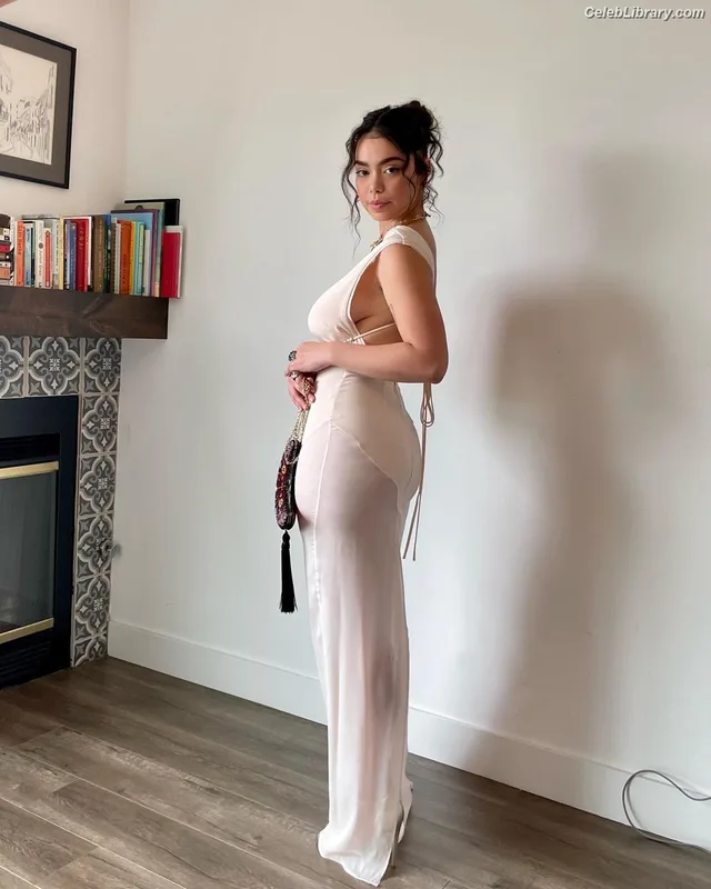 Auli'i Cravalho photo 18 of 423