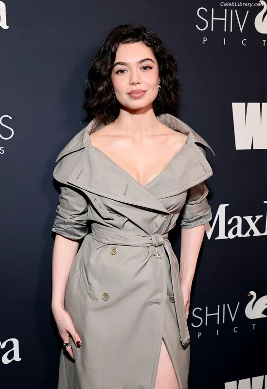 Auli'i Cravalho photo 2 of 423