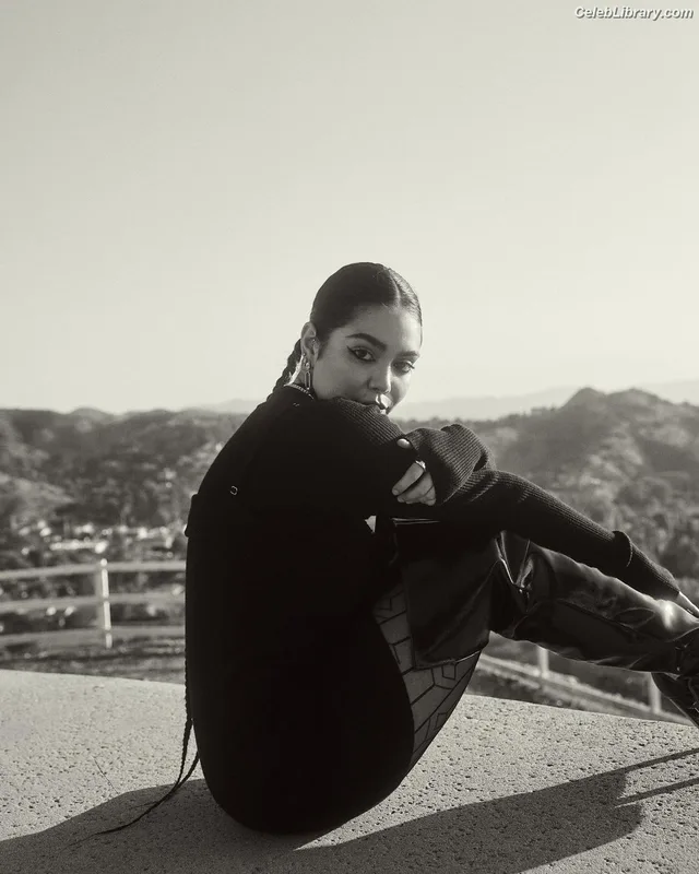 Auli'i Cravalho photo 7 of 423