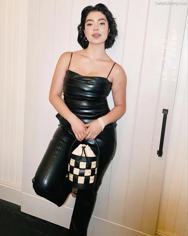 Auli'i Cravalho photo 10 of 423