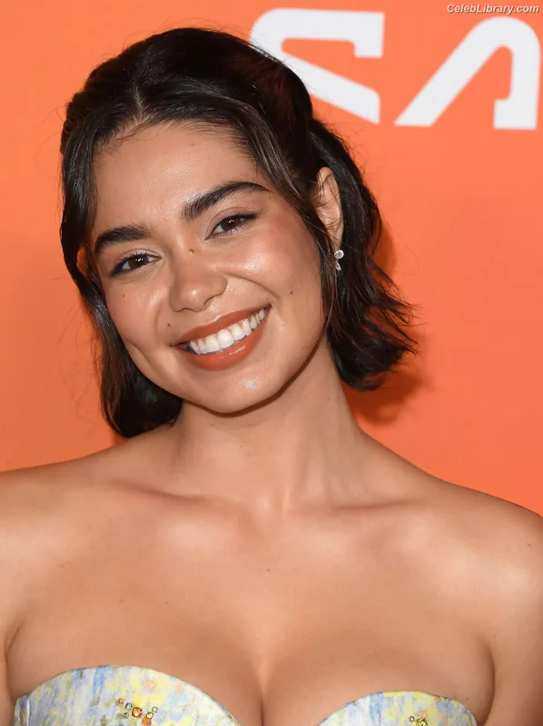 Auli'i Cravalho photo 3 of 423