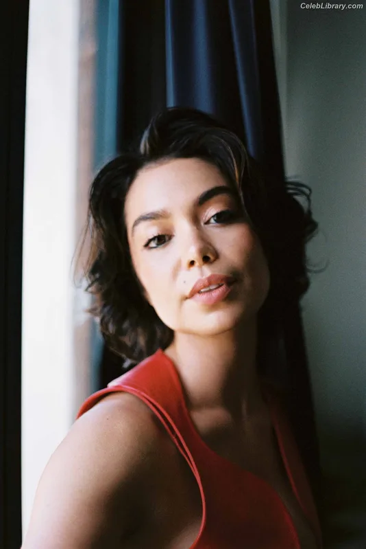 Auli'i Cravalho photo 21 of 423