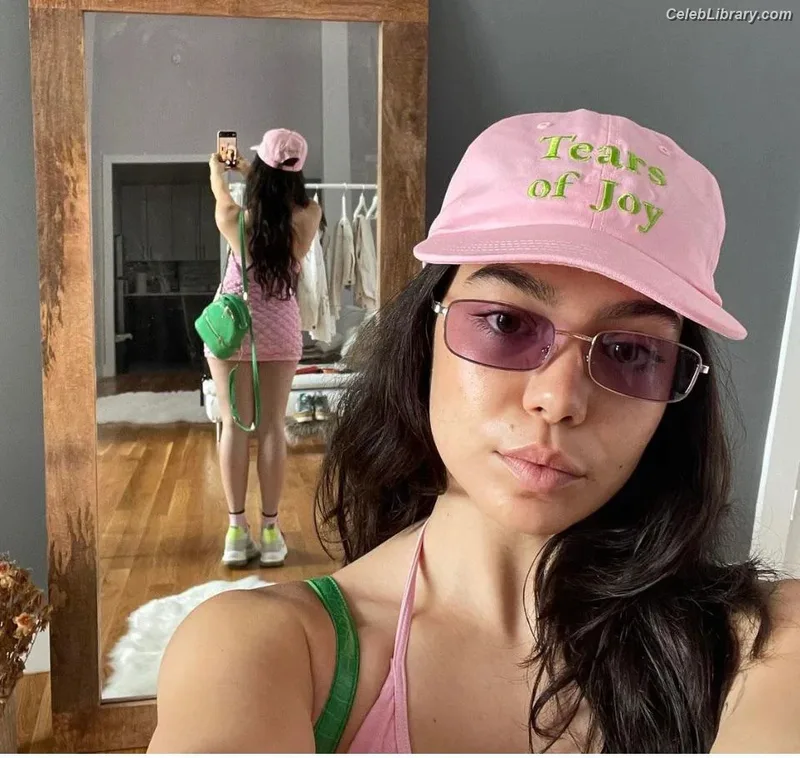 Auli'i Cravalho photo 13 of 423