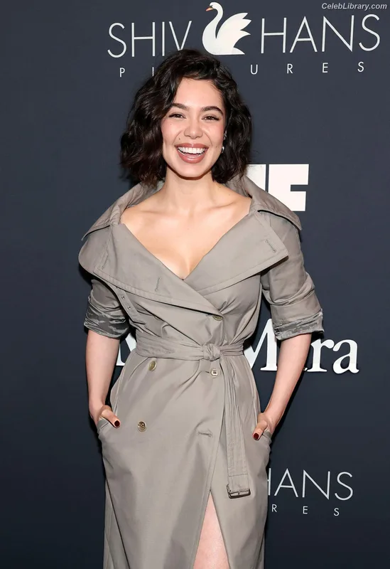 Auli'i Cravalho photo 18 of 423