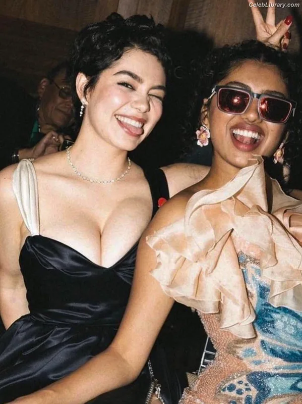 Auli'i Cravalho photo 4 of 423