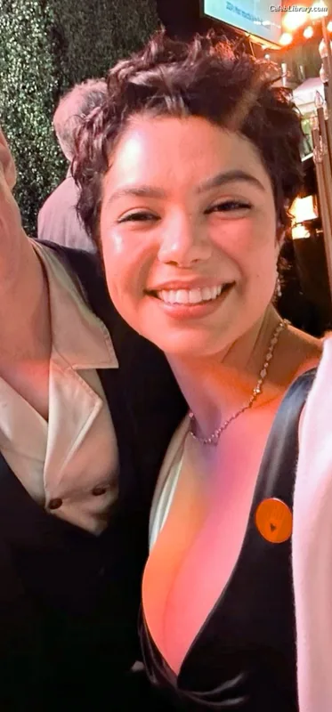 Auli'i Cravalho photo 9 of 423