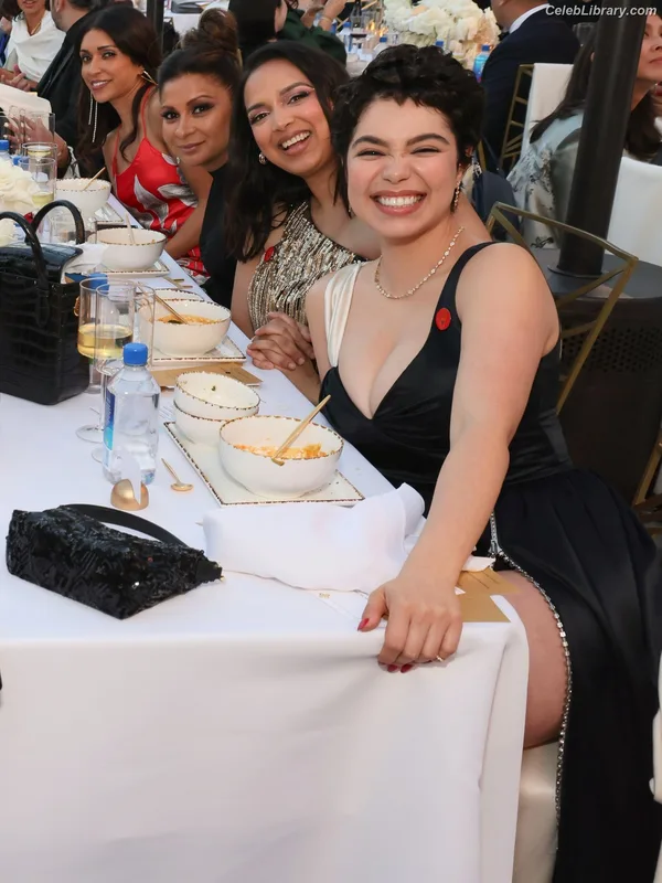Auli'i Cravalho photo 10 of 423