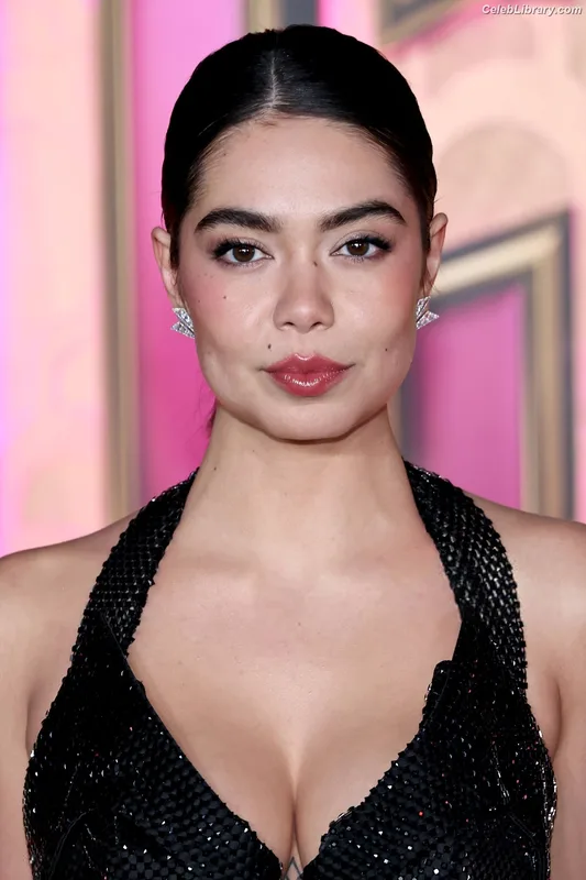 Auli'i Cravalho photo 3 of 423
