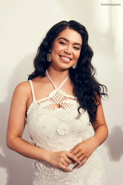 Auli'i Cravalho photo 22 of 423