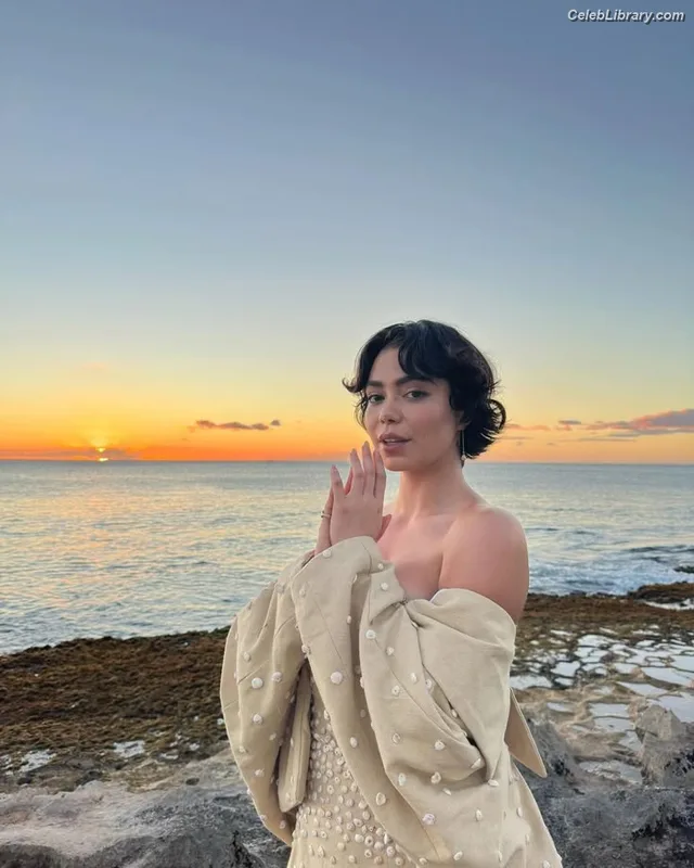 Auli'i Cravalho photo 5 of 423