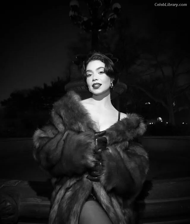 Auli'i Cravalho photo 7 of 423