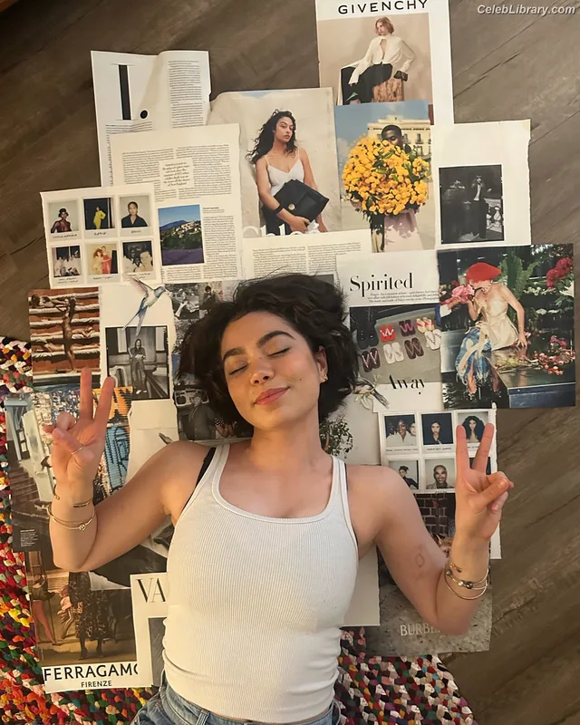 Auli'i Cravalho photo 24 of 423